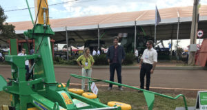 leo-chaves-visitando-a-agrishow