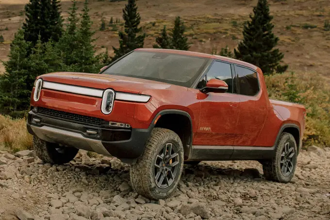 Rivian R1T é uma picape elétrica com quatro motores