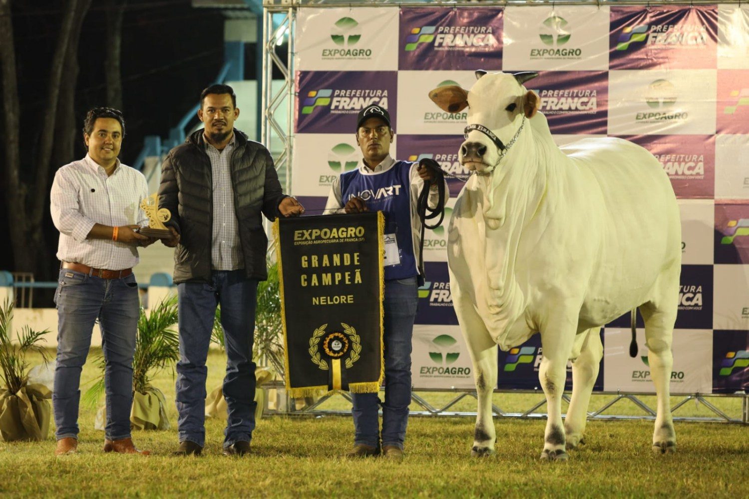 Sasha FIV Xuab - casa-branca-Agropastoril-e-o-Melhor-Expositor-e-Melhor-Expositor-Iniciante-da-Expoagro-Franca-2022-foto-douglas-nascente6