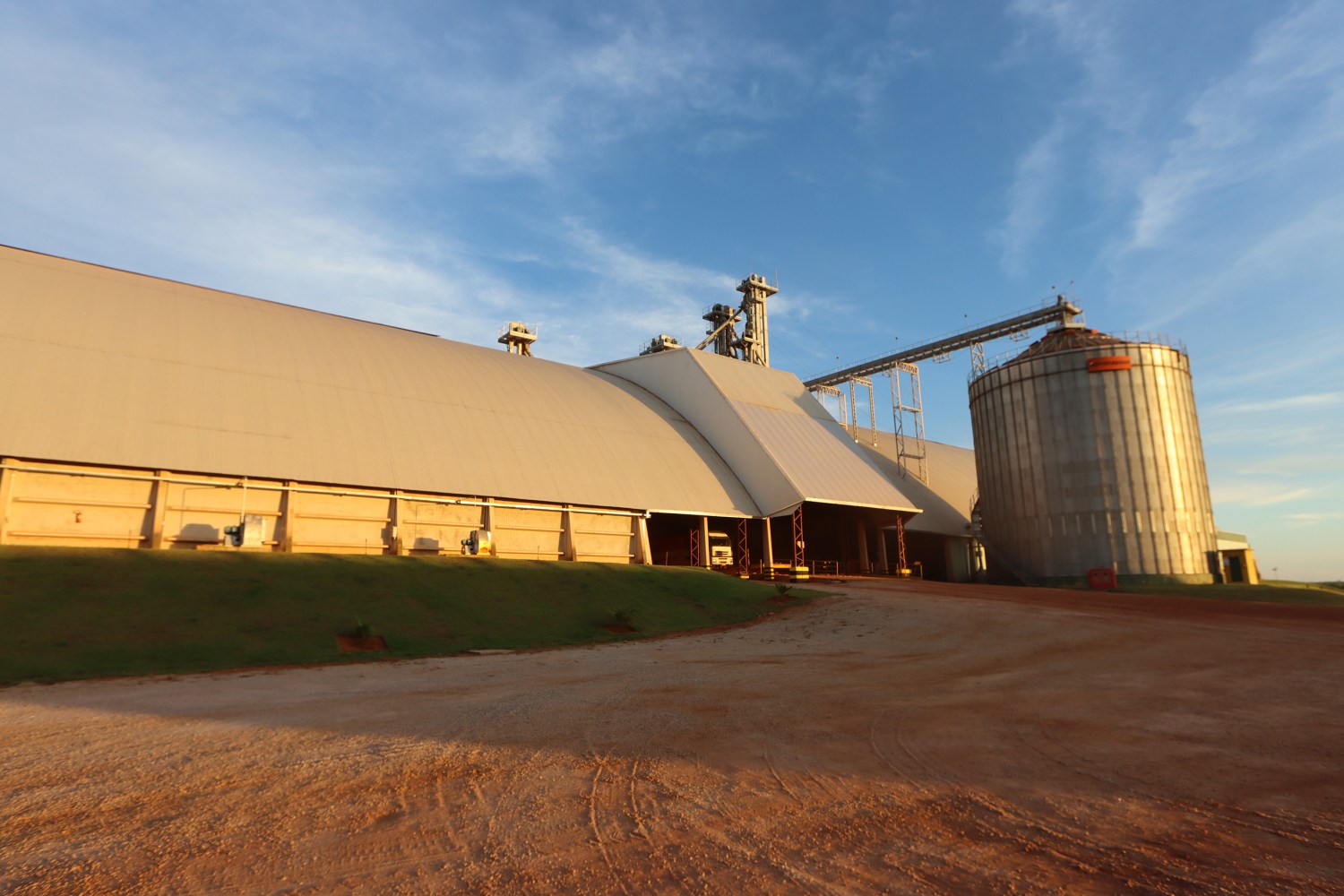 Agrícola-Alvorada-Investimento-em-tecnologia-para-proteger-o-agronegócio