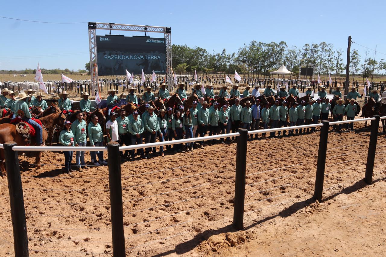 dia de campo jacarezinho - peonada alinhada