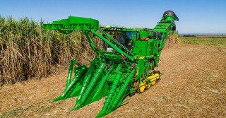 John Deere apresenta colhedora CH950 com novo pacote de tecnologia