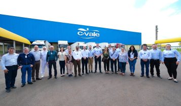 Diplomatas de cinco países visitam indústrias da C.Vale