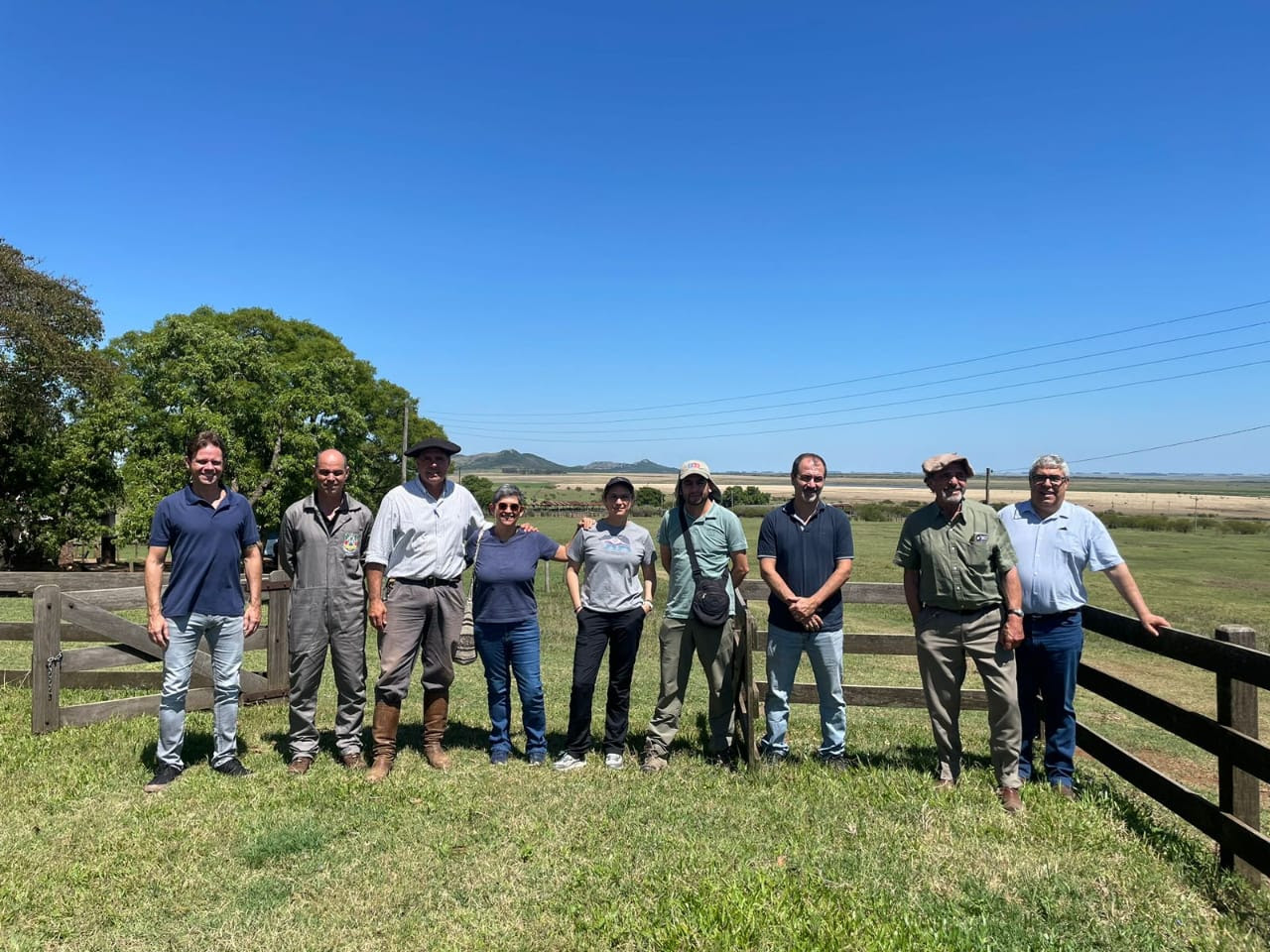 Integrantes da Missão Chilena ao RS e técnicos do serviço veterinário oficial do RS, no começo de dezembro