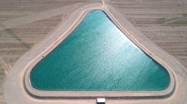 Irrigação é necessária para segurança hídrica e alimentar - tanque de armazenamento de agua