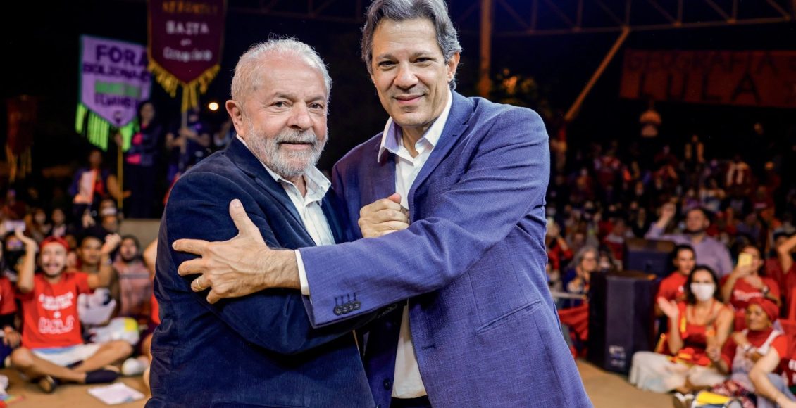 lula e fernando haddad se abrancando e dando as maos
