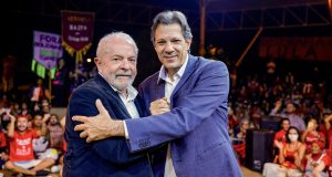 lula e fernando haddad se abrancando e dando as maos