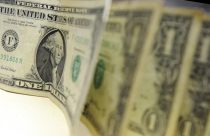 Dólar cai pela 11ª vez e tem maior sequencia de quedas em 20 anos