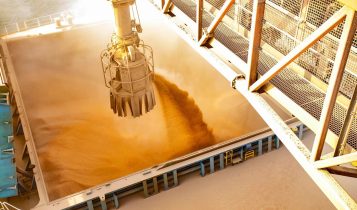 Safras reduz previsão de exportação de soja do Brasil em 2024