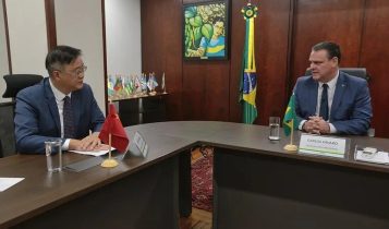 Ministro Carlos Fávaro e embaixador da China no Brasil Zhu Qingqiao