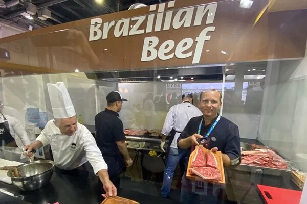 Stand-brasileiro-faz-degustacao-de-1-tonelada-de-picanha-bife-ancho-e-file-mignon-em-Dubai-