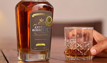 Fundada em 1980 em Salinas, cidade do sertão de Minas Gerais, a Seleta é conhecida como a maior produtora de cachaça artesanal do Brasil