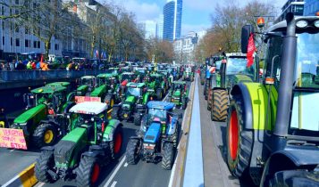 Brussels-Tractors-Farmers-AP-PhotoGeert-Vanden-Wijngaert