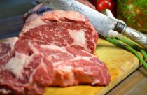 38 frigoríficos brasileiros recebem aprovação da China para exportar carne