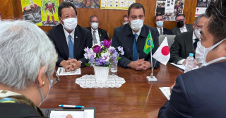 Ratinho Junior e vice-ministro da Agricultura do Japão