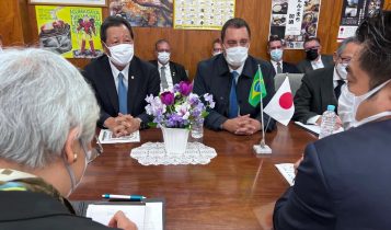 Ratinho Junior e vice-ministro da Agricultura do Japão