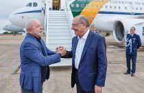 lula comprimenta alckmin - viagem para a china - avisao presidencial