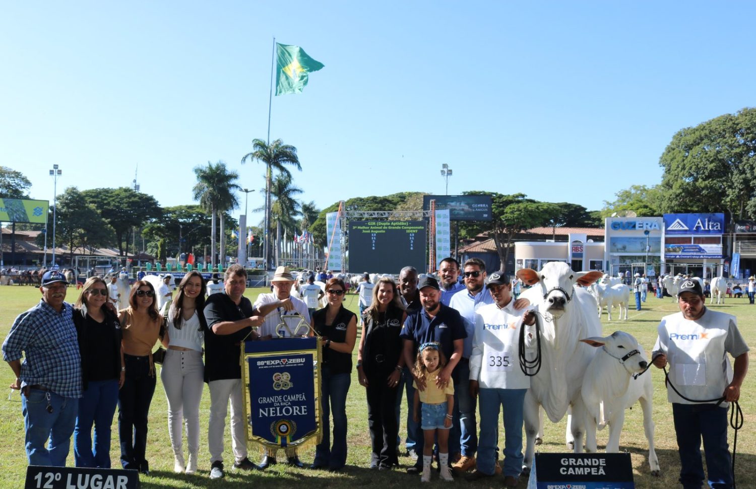 Casa-Branca-faz-a-Grande-Campea-e-e-o-Melhor-Expositor-Nelore-da-88-Expozebu-foto-divulgacao