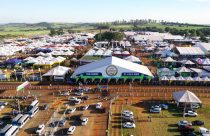Foto aerea da agrishow 2023 - drone - entrada da feira