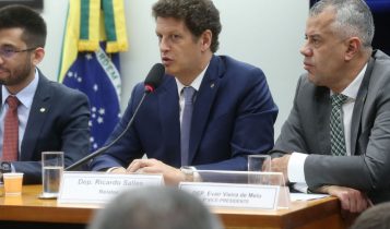 ‘O bicho vai pegar se continuar a invadir’, diz Salles após instalação da CPI do MST