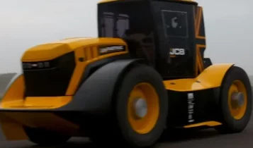 Guy Martin estabelece recorde mundial do Guinness com trator JCB modificado
