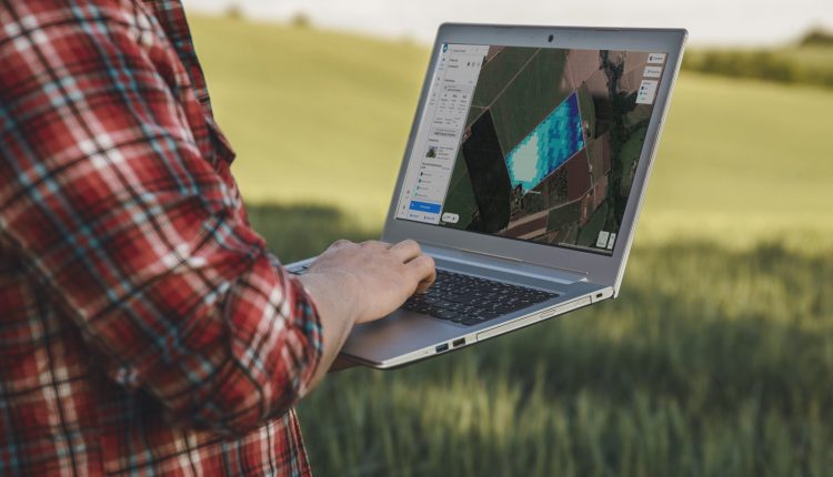 SKYFLD-Agricultor mineiro é campeão de produtividade de soja - computador lavoura