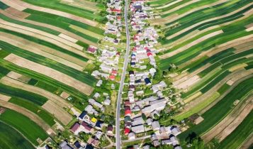 Cidade com 6 mil moradores em uma única rua