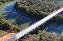 ponte sobre o Rio Paracatu, situada na LMG-680, no Noroeste de Minas Gerais