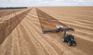 Valtra apresenta conceito de tecnologia universal de agricultura de precisão