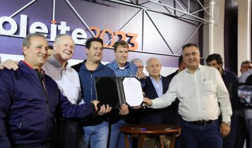Ratinho Junior anuncia investimentos para Castro no Agroleite 2023