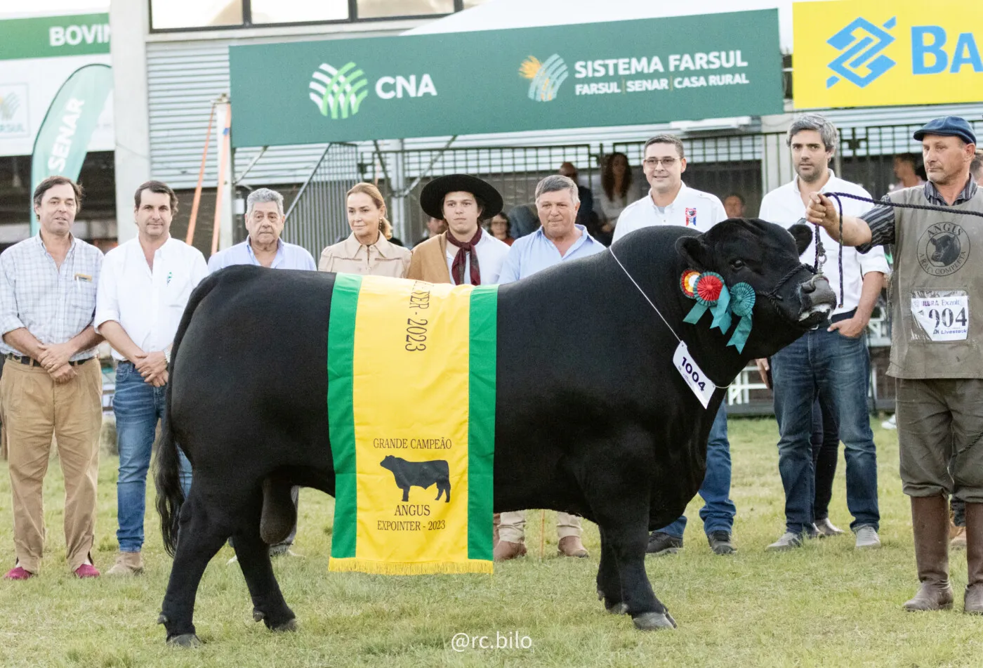 O-Grande-Campeão-da-Raça-Angus-é-da-Cabanha-Bortolozzo-e-é-o-seu-primeiro-prêmio-na-Expointer-crédito-RC.Bilo_