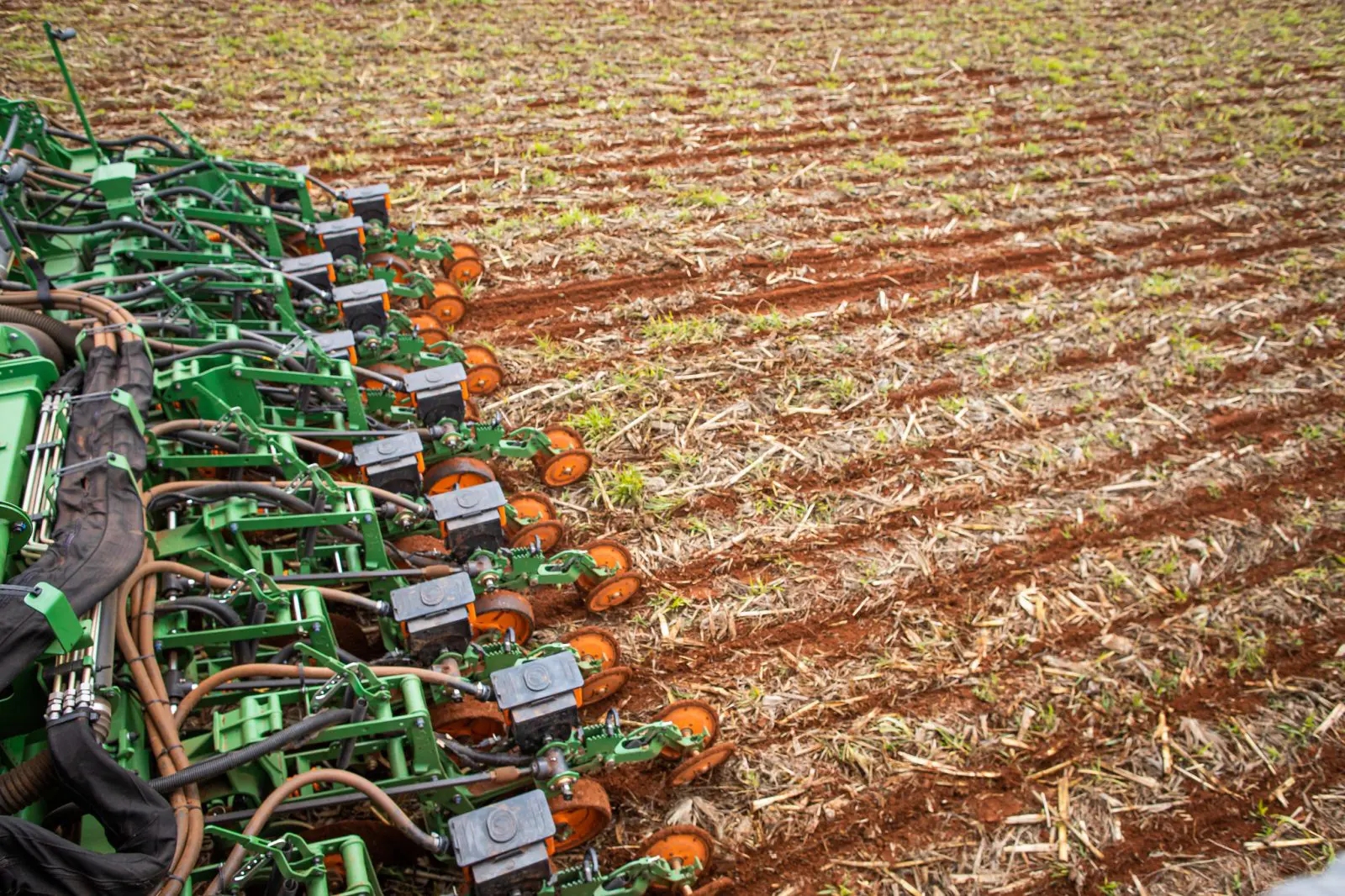 Plantio de soja. Agricultura de precisão. Tratores. Plantadeira