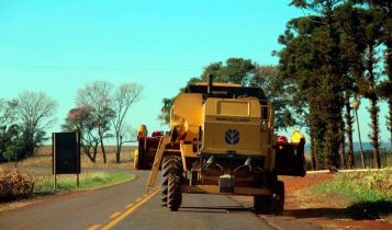 trânsito de máquinas agrícolas