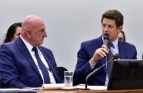 Gonçalves Dias (E) e Ricardo Salles, relator da CPI.