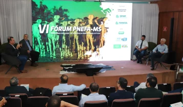 Paraná apresenta experiência sobre fim da vacinação contra aftosa em fórum nacional