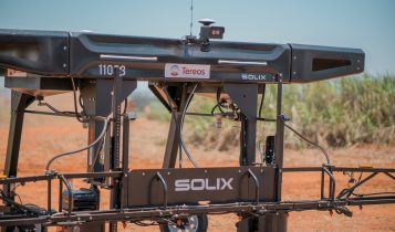 Tereos investe em robôs da Solinftec para eliminar plantas daninhas no campo