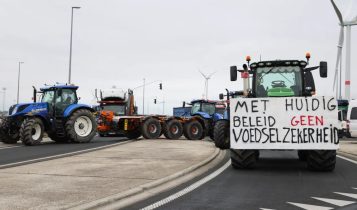 Agricultores europeus intensificam protestos contra aumento de custos e regras ambientais