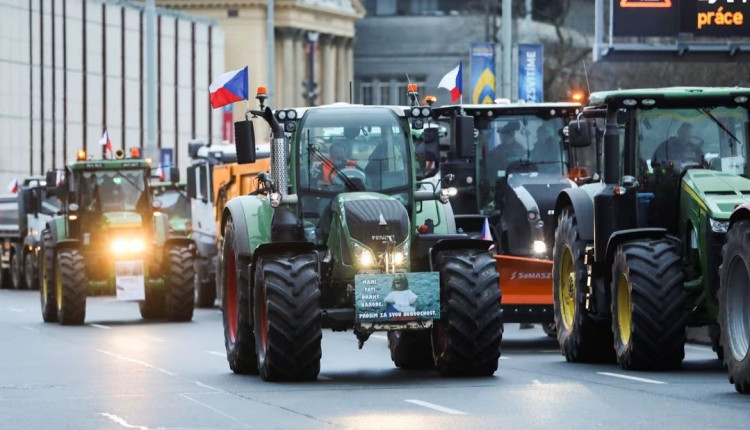 Agricultores da República Tcheca fazem protestos contra políticas agrícolas da UE