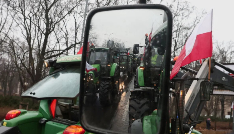 Agricultores fazem protesto em Poznan, na Polônia