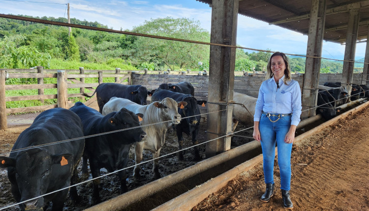 Adriane Azevedo representa a forca feminina da CooperAlianca