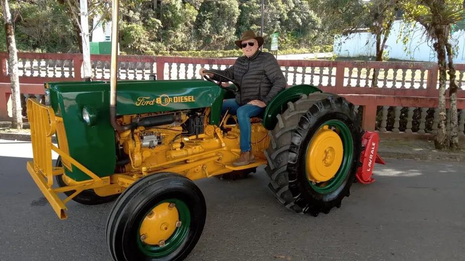 A Case foi pioneira nesse campo, sendo a primeira construtora do primeiro trator construído no mundo para  uso agrícola.