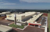A Aurora Coop inaugura uma das maiores e mais avancadas industrias de processamento de carnes do Brasil