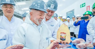 Lula sela 1º carregamento de carnes de MS para a China