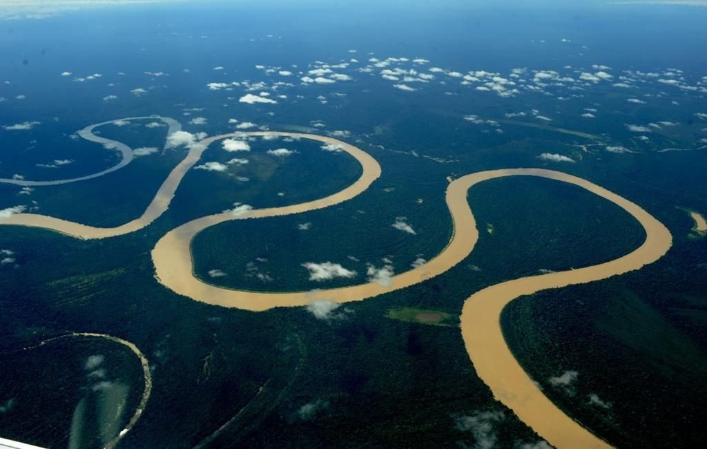 Qual rio detém o título de maior do mundo? Descubra