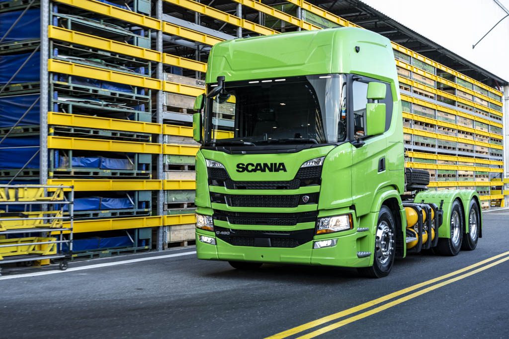 Scania lança caminhão a gás de 460 cv com autonomia de 650 km