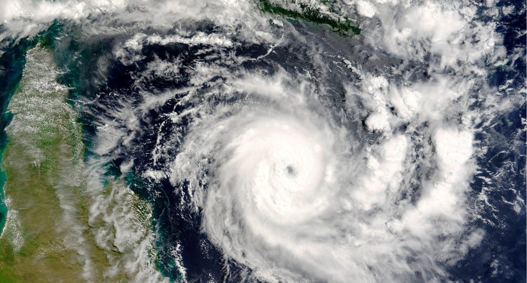Alerta Máximo: Combo de Frente Fria e ZCAS traz risco de temporais severos neste fim de semana