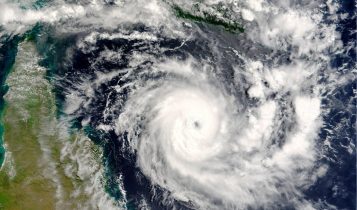 Alerta Máximo: Combo de Frente Fria e ZCAS traz risco de temporais severos neste fim de semana