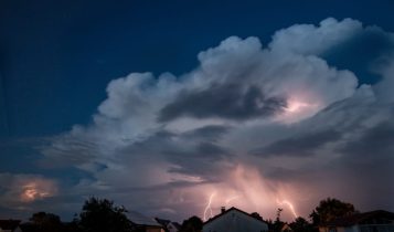 Frente fria provoca chuva intensa no Sul, com instabilidade se mantendo em duas regiões