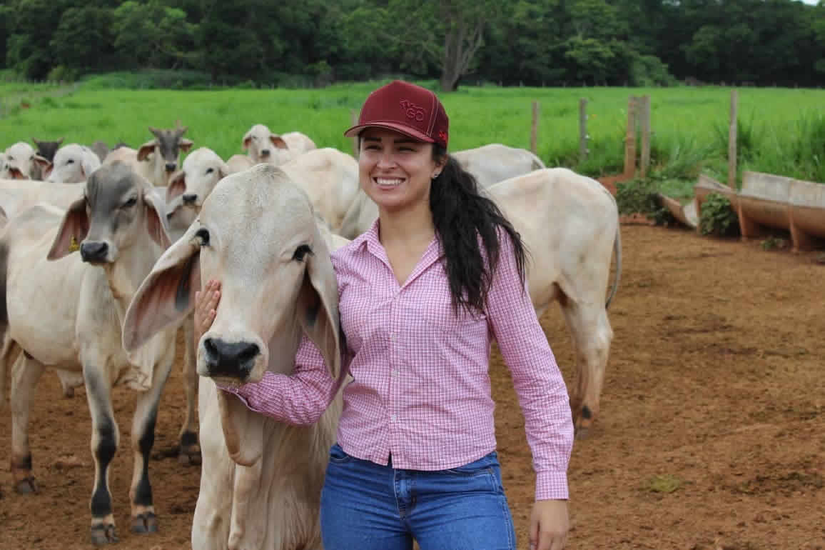 Medica veterinaria Leticia Pereira assume o cargo de Analista Senior na ANCP 2