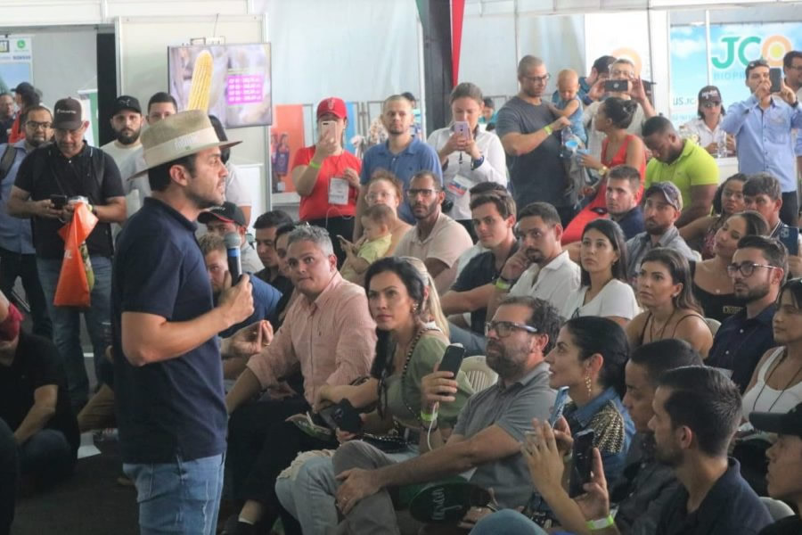 Pablo Marcal durante palestra na Agrishow